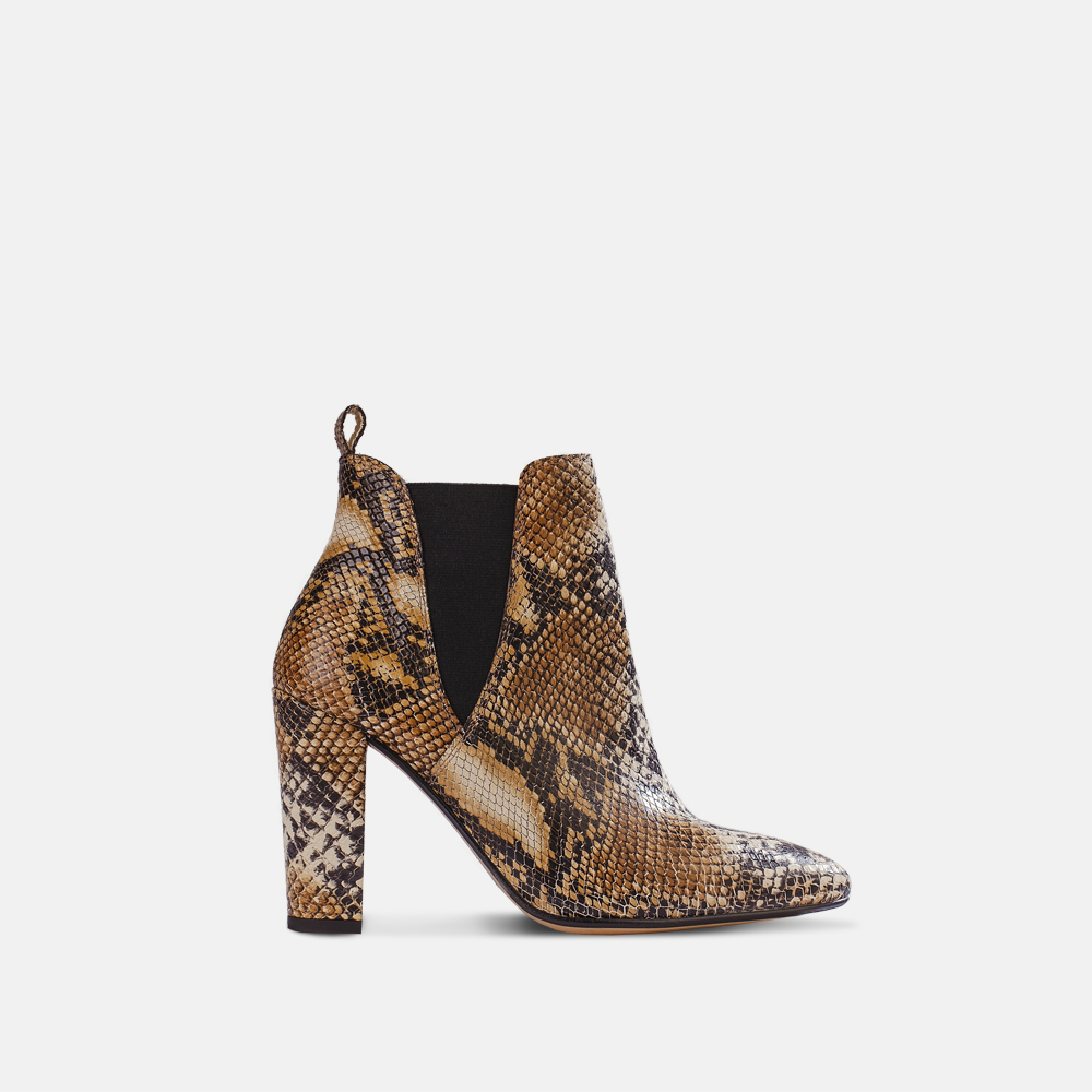 Carela Shoes